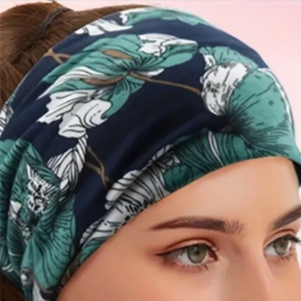 Beautiful Boho Style Navy Green White Floral Wide Brim Knoted Headband - Picture 2 of 5